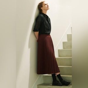 Uniqlo Long Plissé skirt